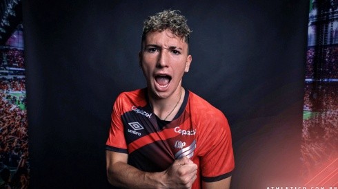 Luciano Arriagada llega con veinte años al mejor fútbol de Sudamérica