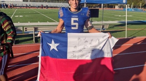 Tony Rojas con la bandera chilena