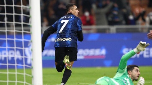 Alexis le dio la Supercopa de Italia al Inter