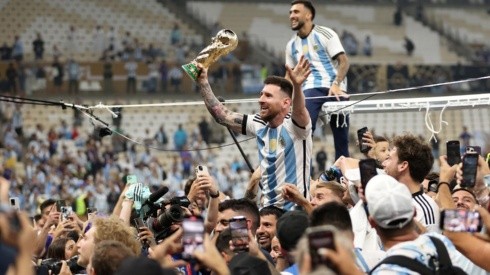 Messi festeja el título obtenido en Qatar ante Francia