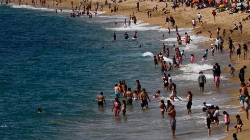 Aumentan restricciones en playas del país