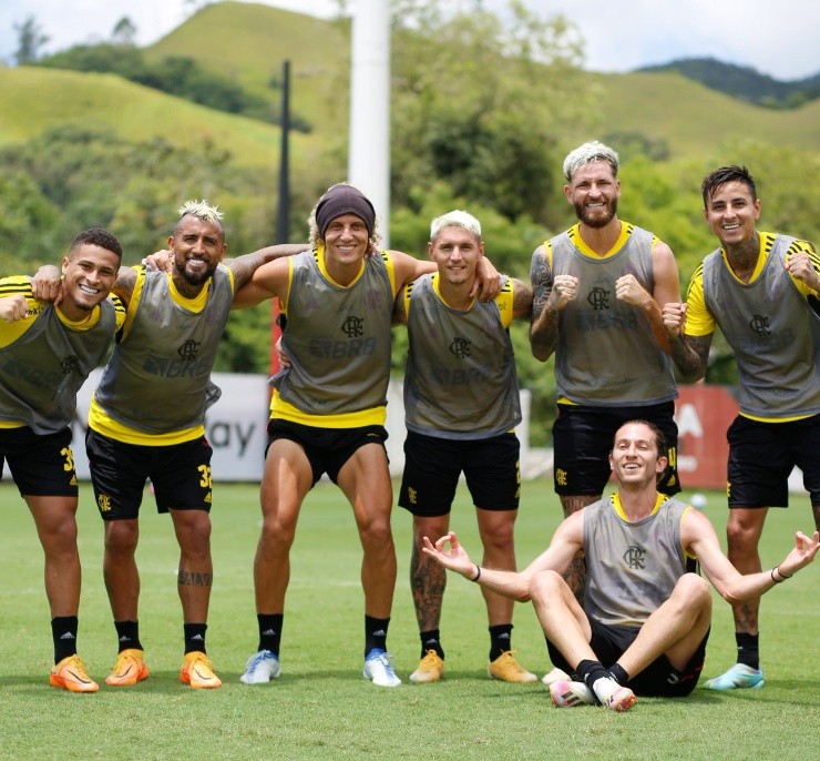 Arturo Vidal y Erick Pulgar vencen en pichanga del Flamengo