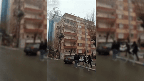 Colapso de edificio tras terremoto en Turquía