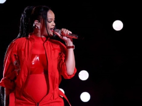 Rihanna regresa a los escenarios con triunfal show en el Super Bowl