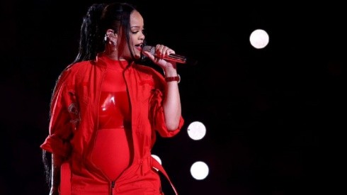 Rihanna confirma su segundo embarazo.