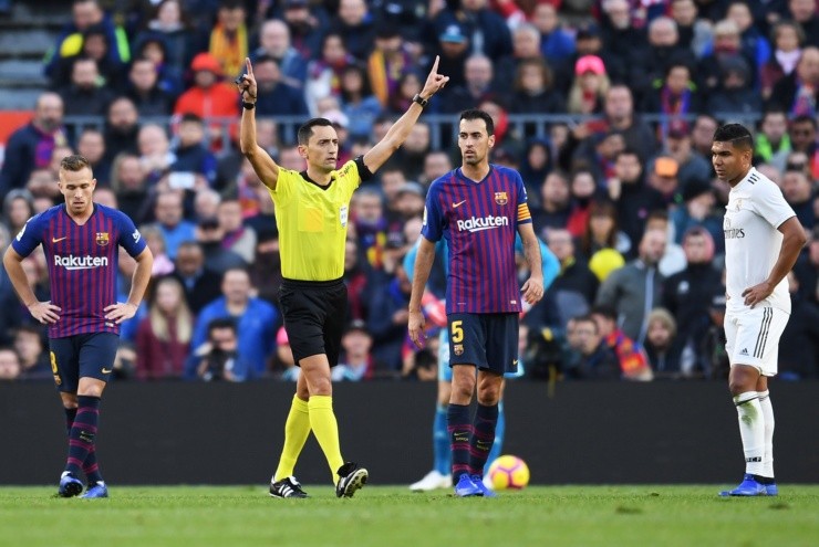 Barcelona hizo pagos millonarios a la empresa de un exárbitro | Getty Images