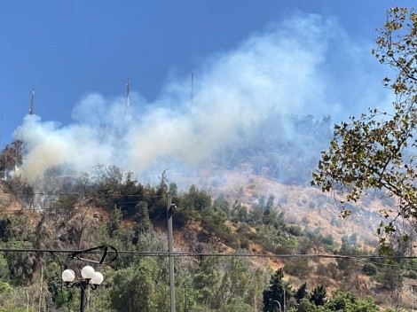 Logran controlar incendio en el Cerro San Cristóbal