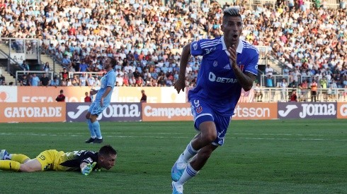 Leandro Fernández anotó su primer gol oficial con la U. de Chile.