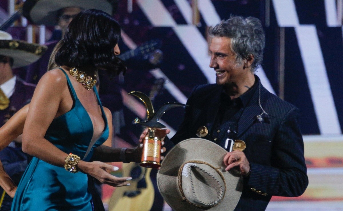 Alejandro Fernández y grosero momento en el Festival de Viña