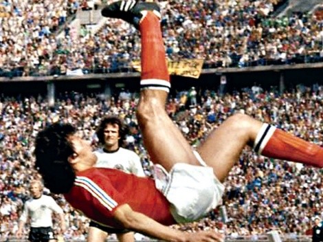 Elías Figueroa y el debut con La Roja hace 57 años