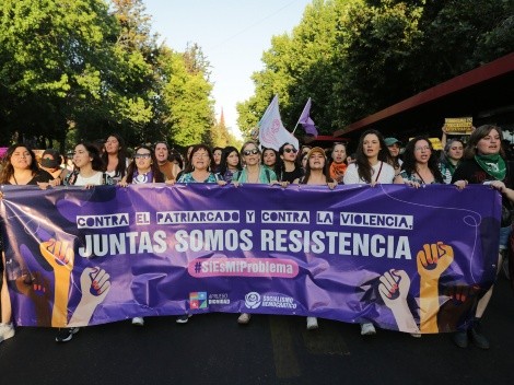 Día de la Mujer ¿Cómo y a qué hora llegar a la marcha del 8M en Santiago?