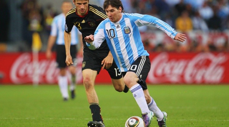 Thomas Müller y Lionel Messi han animado una rivalidad que favorece históricamente al alemán. 
   Foto: Getty Images
