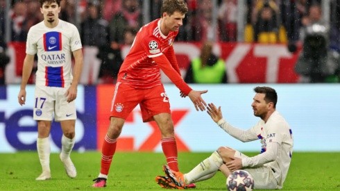 Thomas Müller siempre encuentra el momento de lucir su positivo cara a cara contra Lionel Messi