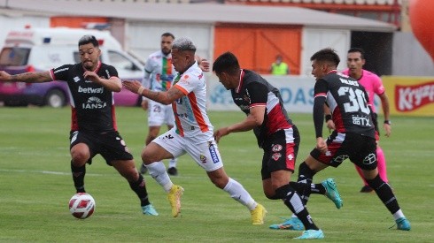 Leonardo Valencia es titular en el duelo entre Cobresal y Palestino por la Copa Sudamericana.