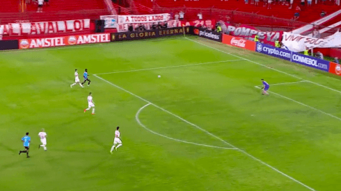 Guille Soto estuvo a punto de marcar un autogol en Libertadores