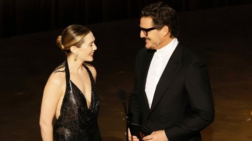 Pedro Pascal y Elizabeth Olsen fueron presentadores de los Oscars.