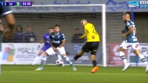 Humberto Suazo anotó un golazo para que San Luis venciera a Wanderers y se ubicaron como punteros de la Primera B.