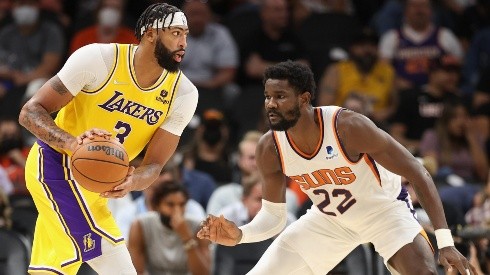 Los Lakers luchan partido a partido para clasificar a la postemporada de la NBA.