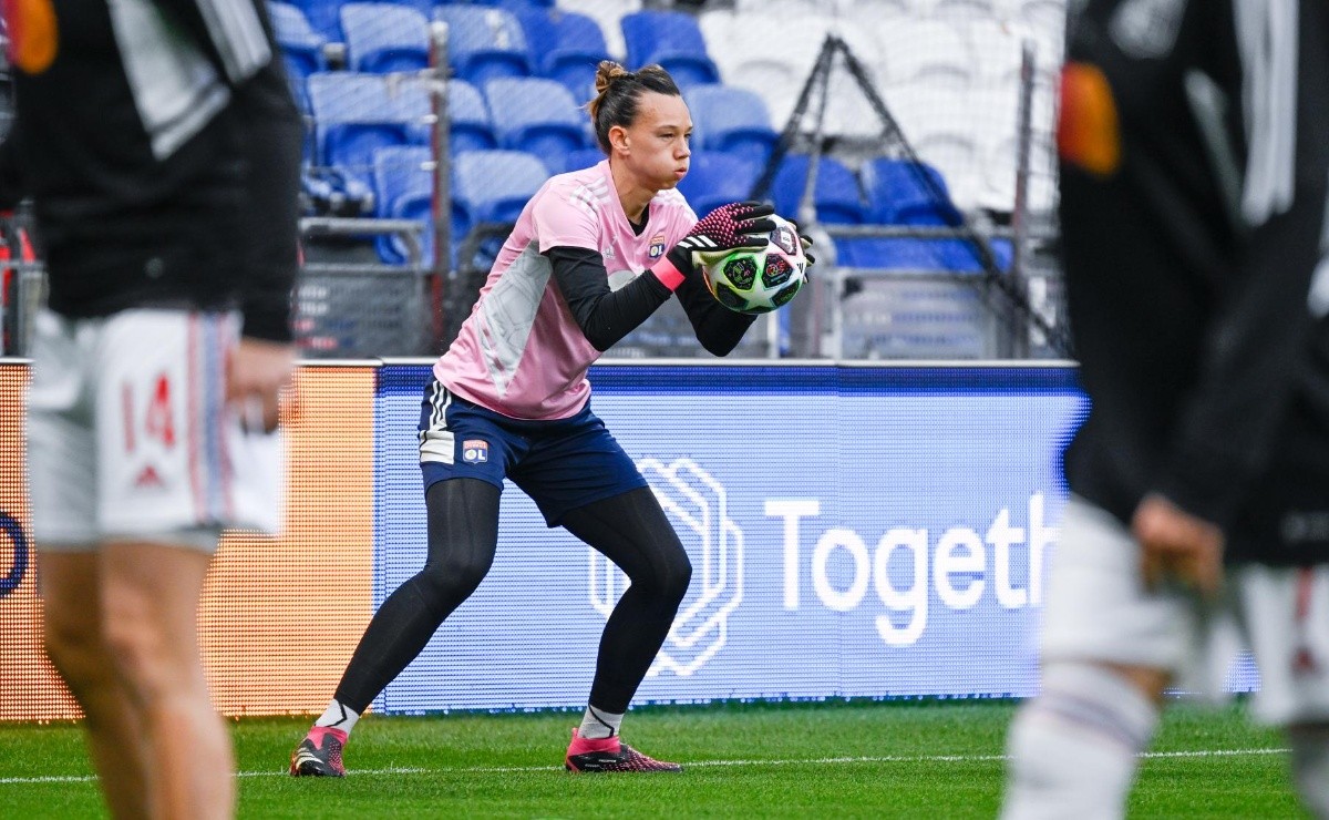 Chelsea defeats Christiane Endler and Olympique de Lyon in Women’s Champions League match