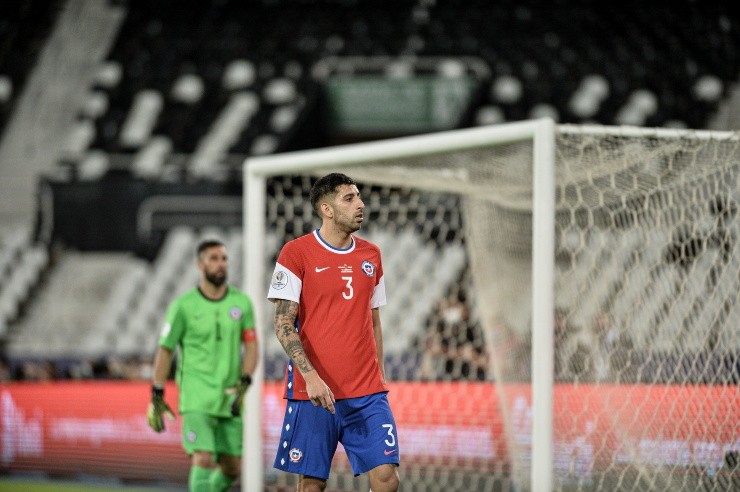 Maripán y Claudio Bravo