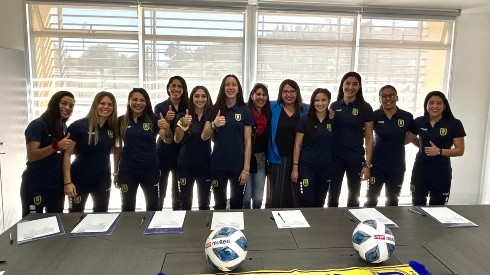 Once jugadoras firmaron contrato en Universidad de Concepción