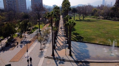 Precio de viviendas cercanas a parques en Santiago