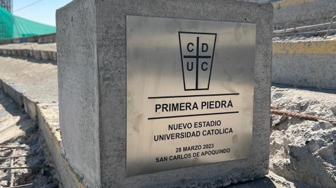 La UC pone la primera piedra del nuevo San Carlos de Apoquindo.