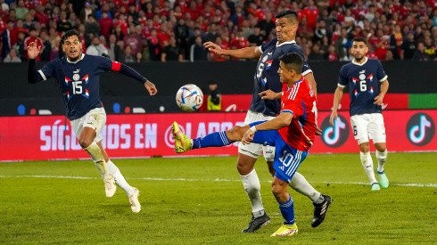 Alexis Sánchez se llena de elogios en Francia tras su actuación con Chile