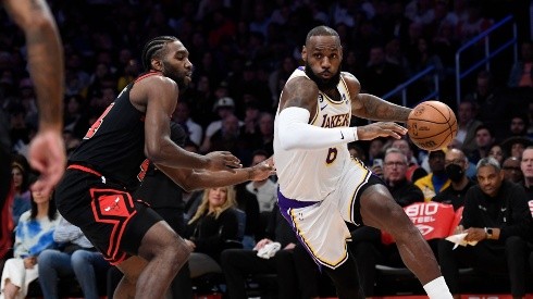 LeBron James regresó a la acción en el último duelo de los Lakers.