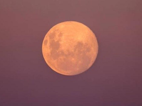 ¿Se podrá ver en Chile la Luna Rosa?