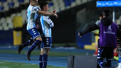 Matías Rojas celebra el golazo que le marcó a Ñublense a casi 66 metros del arco de Nicola Pérez.