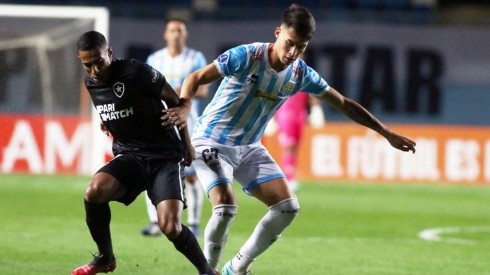Magallanes rescata un empate contra Botafogo pese a regalar un gol y jugar el segundo tiempo con uno menos.