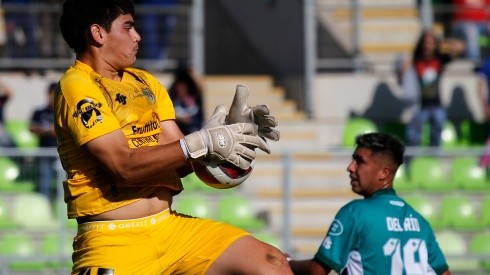 Tomás López, el portero de Chimbarongo, evitó al menos cinco ocasiones clarísimas de gol para la U.