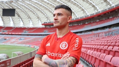 Charles Aránguiz regresa a Inter de Porto Alegre tras casi 8 años.