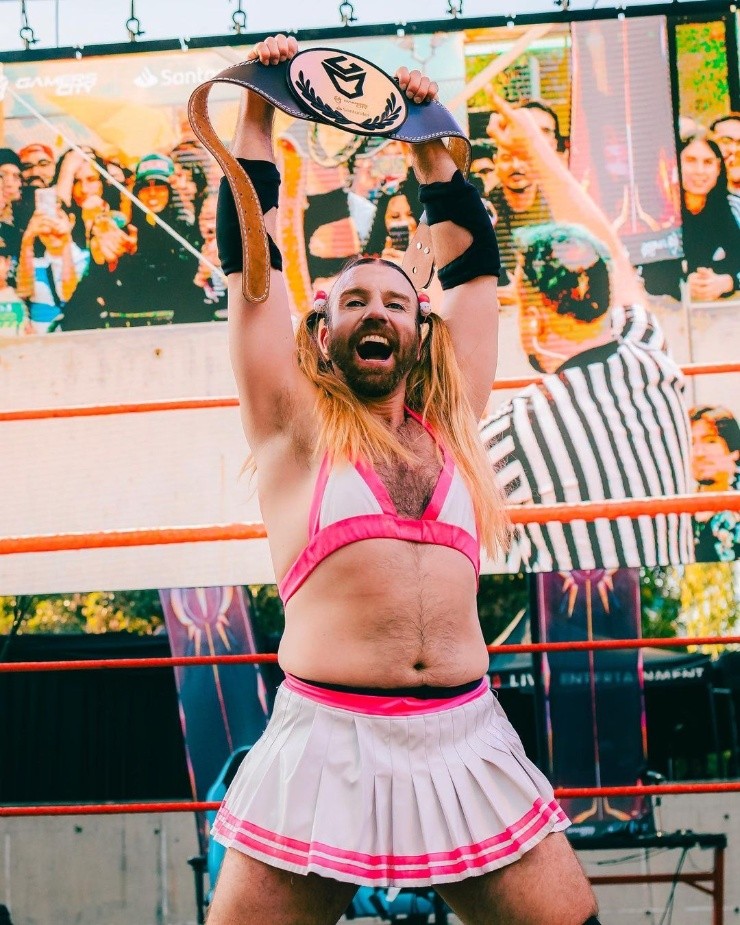&quot;LadyBeard&quot; derrotó a Pedro Pablo en la lucha libre y se coronó campeón GamersCity 2023. (Foto Bizarro - María Loreto Plaza).