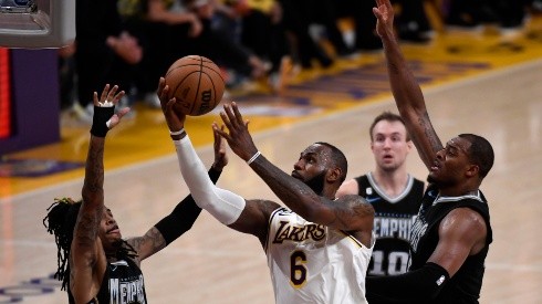 Lakers y Grizzlies animan este lunes el imperdible Juego 4 de la serie.