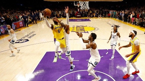 Los Angeles Lakers lideran la serie ante Grizzlies por 3-1.