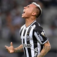 Hinchada del Atlético Mineiro explota contra Turboman