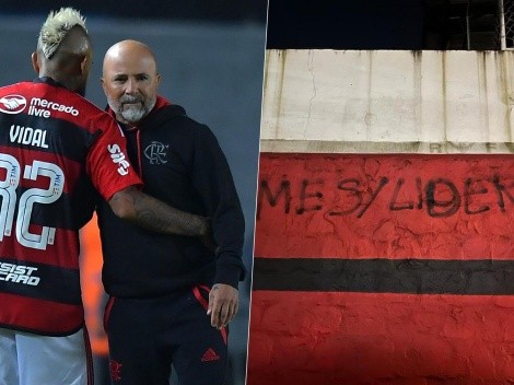 Hinchas del Flamengo dejan rayados contra Sampaoli y el plantel