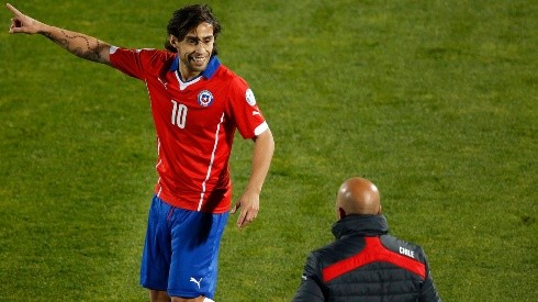 Jorge Valdivia conversa con Jorge Sampaoli en la selección chilena.