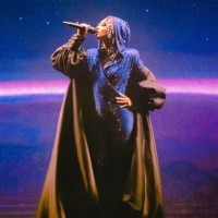 Alicia Keys brilla sobre el escenario en su asombroso concierto en Chile