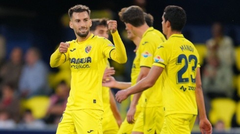 Villarreal sigue en Europa League para festejo de Ben Brereton.