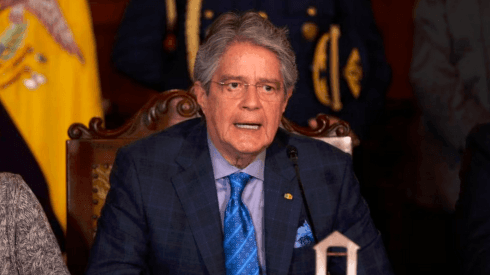 Presidente de Ecuador disuelve Parlamento