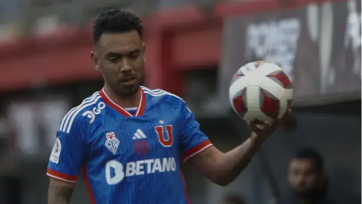 La prioridad de Nery Domínguez es seguir en Universidad de Chile. | Foto: Photosport
