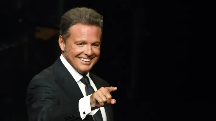 LAS VEGAS, NEVADA – SEPTEMBER 12:  Singer Luis Miguel performs on the first night of his four-date limited engagement at The Colosseum at Caesars Palace on September 12, 2019 in Las Vegas, Nevada.  (Photo by Ethan Miller/Getty Images)
