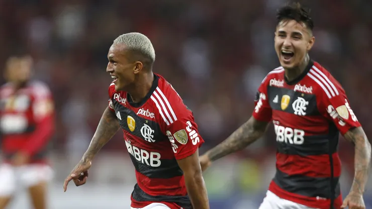 Triunfo de Flamengo contra Racing: Pulgar clave, otra vez.
