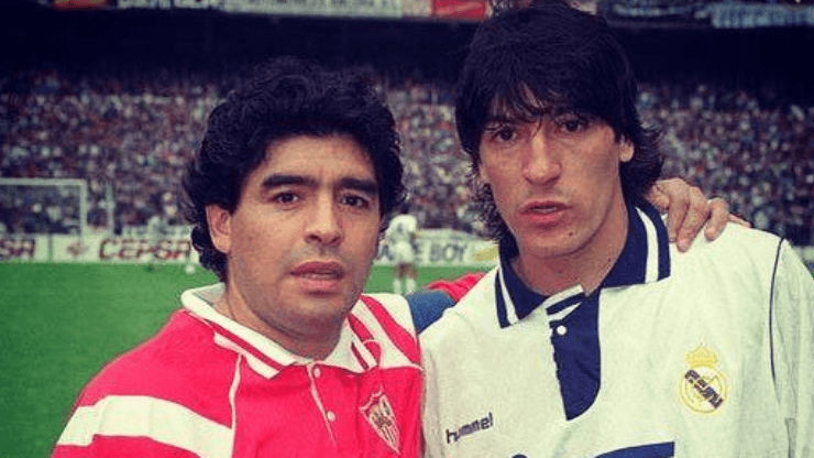 Una foto histórica entre Maradona y Zamorano
