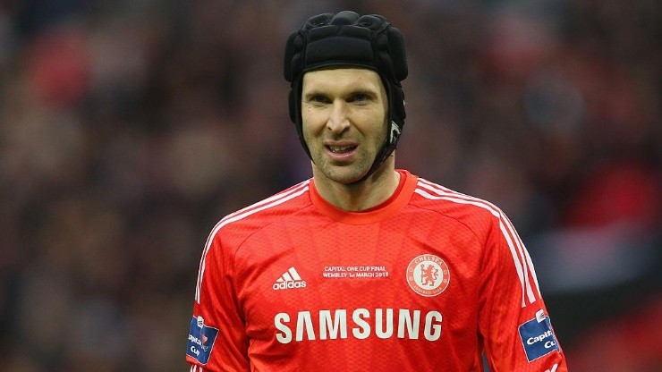 Petr Cech aparece entre los jugadores que puede utilizar Chelsea