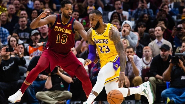 Los Angeles Lakers y Cleveland Cavaliers protagonizan un partidazo por la fase regular de la NBA.