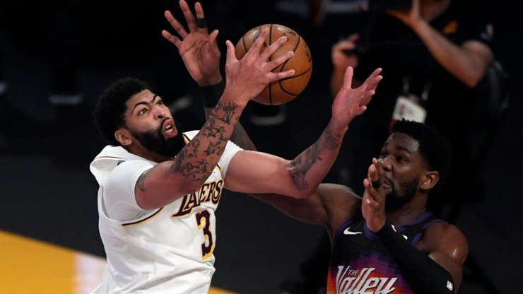 Los Lakers debutan en la recta final de la temporada ante Phoenix Suns.